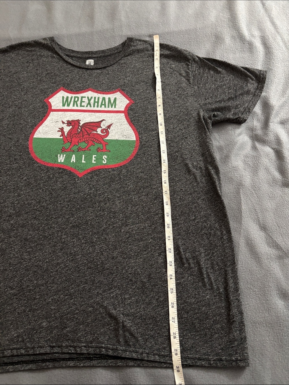 Wrexham Wales Crest Graphic T-Shirt XL Gray Tri Blend Made in USA - Picture 4 of 7